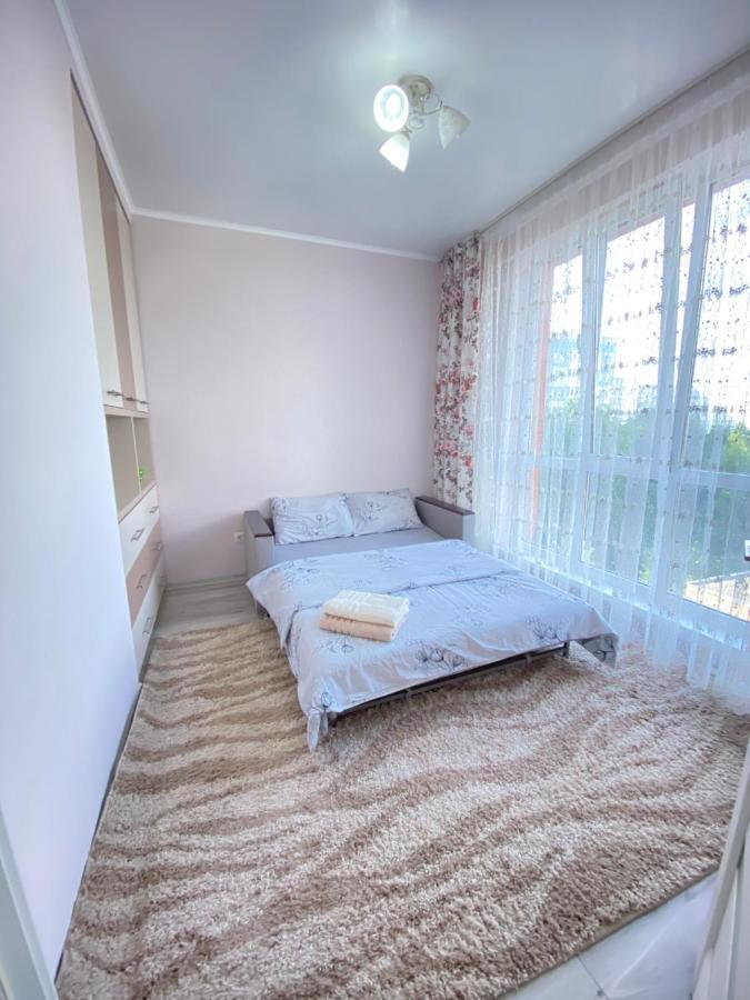 Two Bedroom Large Apartment In Chisinau Luaran gambar