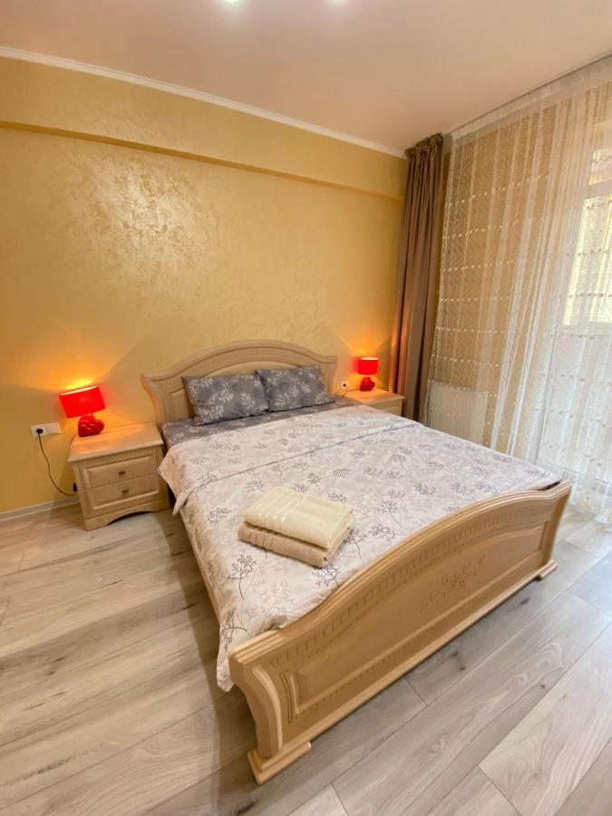Two Bedroom Large Apartment In Chisinau Luaran gambar