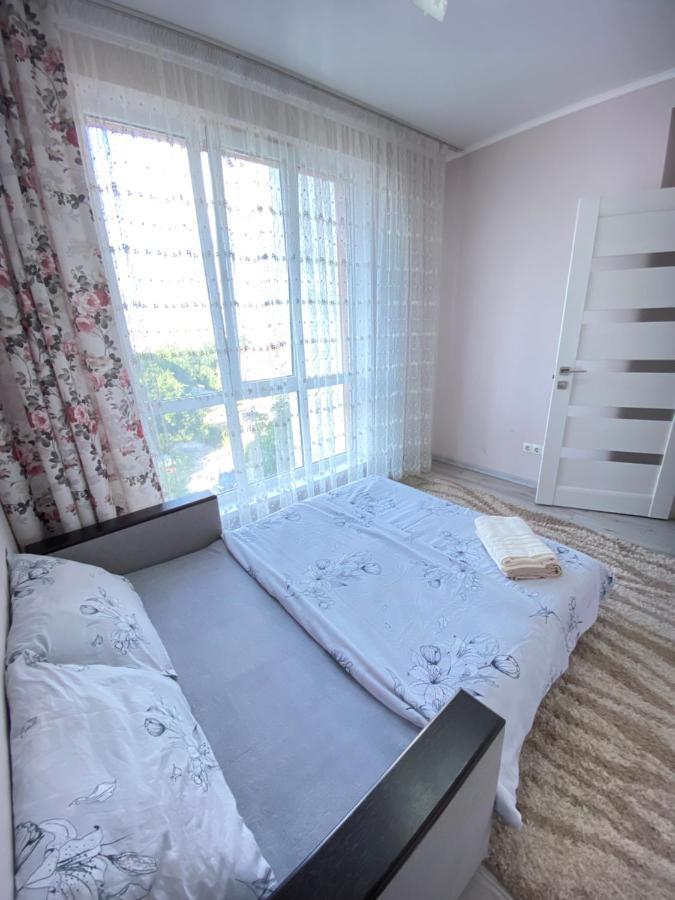 Two Bedroom Large Apartment In Chisinau Luaran gambar