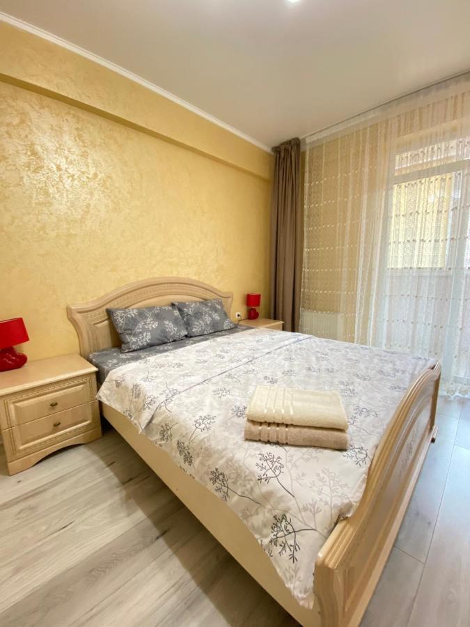 Two Bedroom Large Apartment In Chisinau Luaran gambar