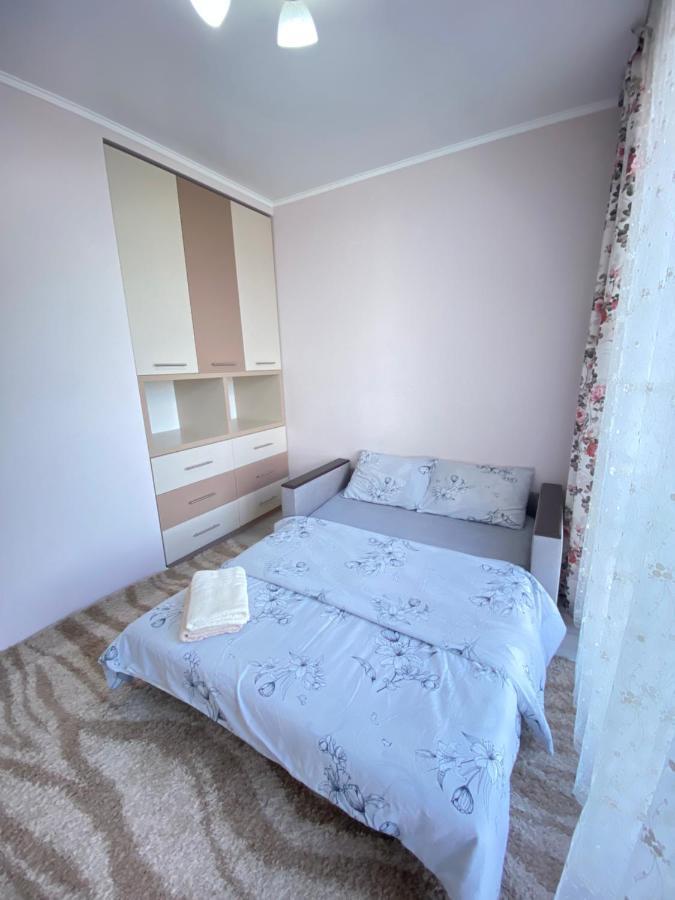 Two Bedroom Large Apartment In Chisinau Luaran gambar