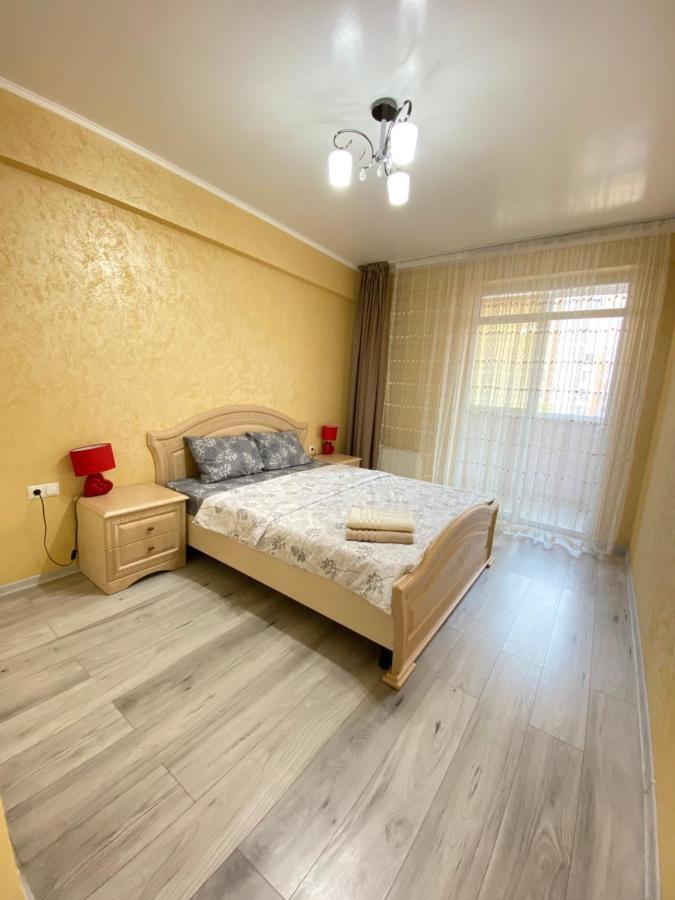 Two Bedroom Large Apartment In Chisinau Luaran gambar