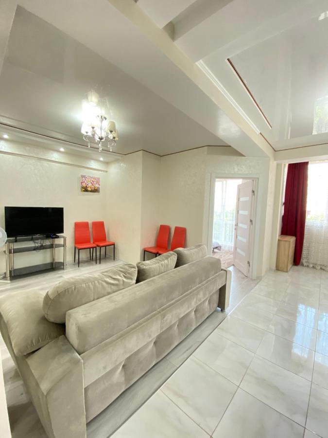 Two Bedroom Large Apartment In Chisinau Luaran gambar
