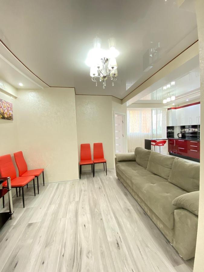 Two Bedroom Large Apartment In Chisinau Luaran gambar