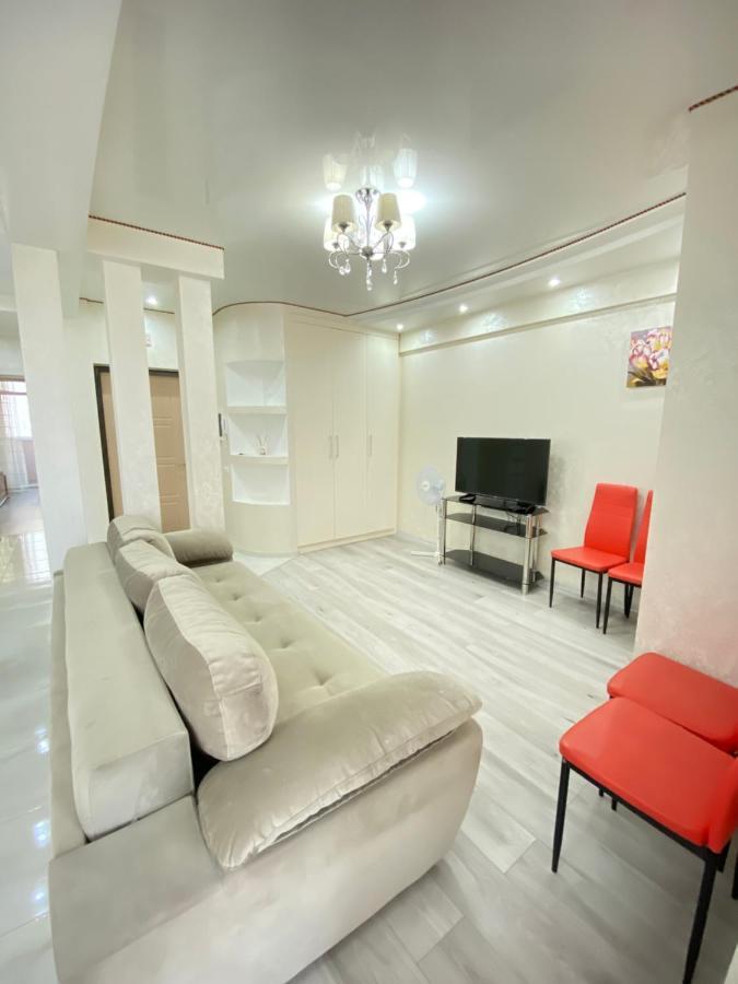 Two Bedroom Large Apartment In Chisinau Luaran gambar