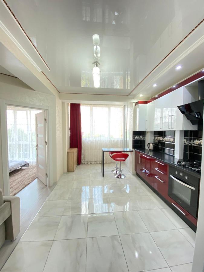Two Bedroom Large Apartment In Chisinau Luaran gambar