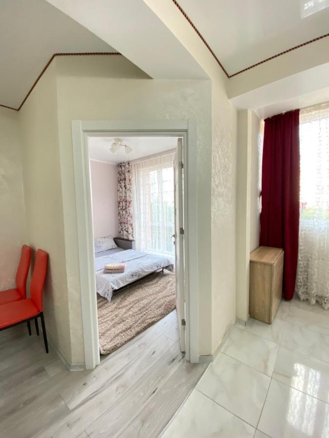 Two Bedroom Large Apartment In Chisinau Luaran gambar
