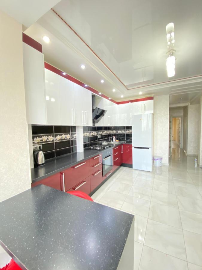 Two Bedroom Large Apartment In Chisinau Luaran gambar