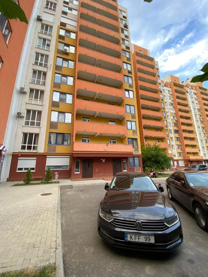 Two Bedroom Large Apartment In Chisinau Luaran gambar
