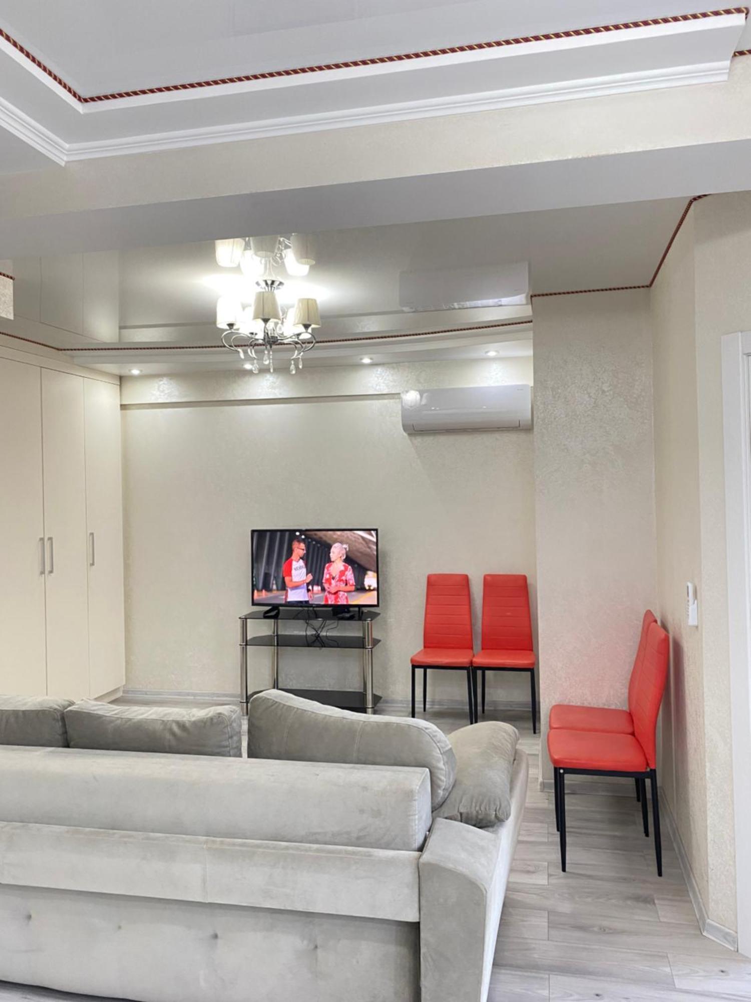 Two Bedroom Large Apartment In Chisinau Luaran gambar