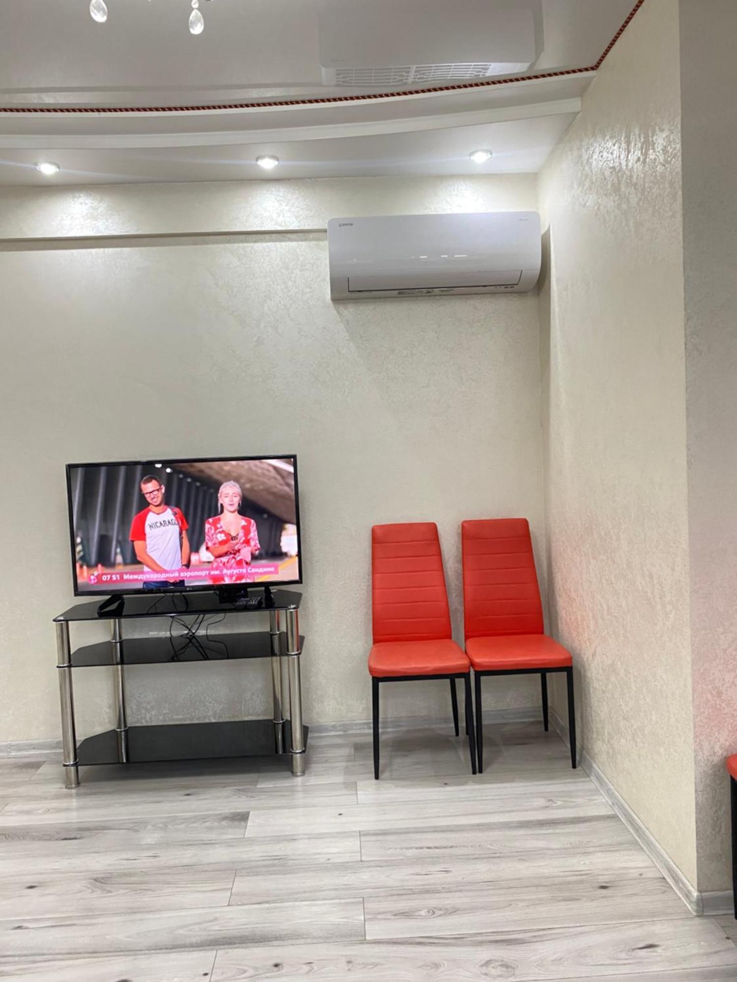 Two Bedroom Large Apartment In Chisinau Luaran gambar